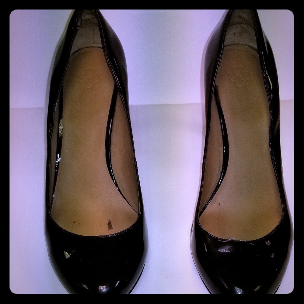 Used Ann Taylor Kenzie Patent pump